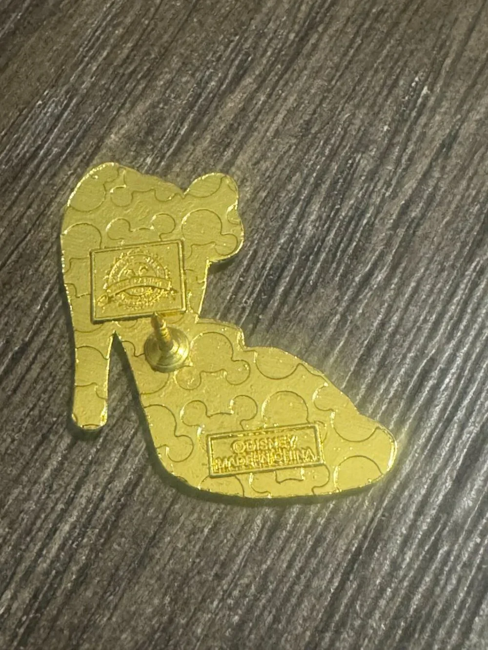 5/$25 Snow White High Heels Pin